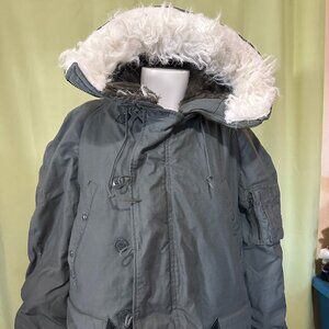 Extreme Cold Weather Parka Jacket Type N-3B Size Medium 8415-00-376-1672 Green